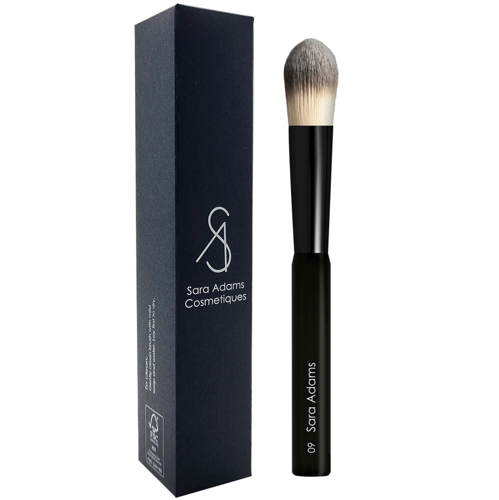 Sara Adams Cosmetiques Pro Oval Cut Foundation Brush #09
